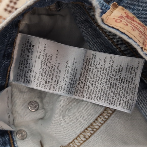 Levi's Regular Fit Light Wash Jeans - Picture 7 of 7